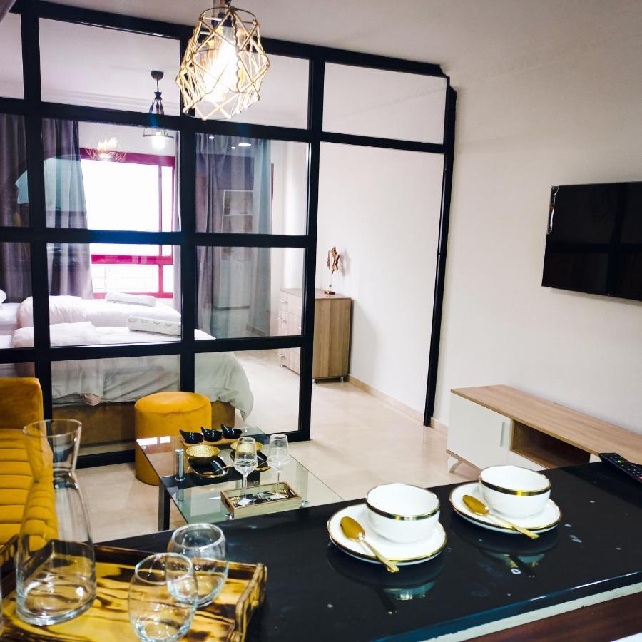 Nouveau Appartement Au Plein Centre Ville En Face Hilton Tánger Exterior foto